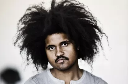 Se Thomas Buttenschøns nye musikvideo