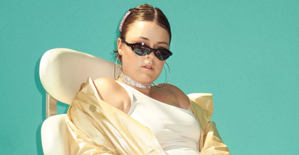 Jada tager spirende r&b-sanger med på sin første turné