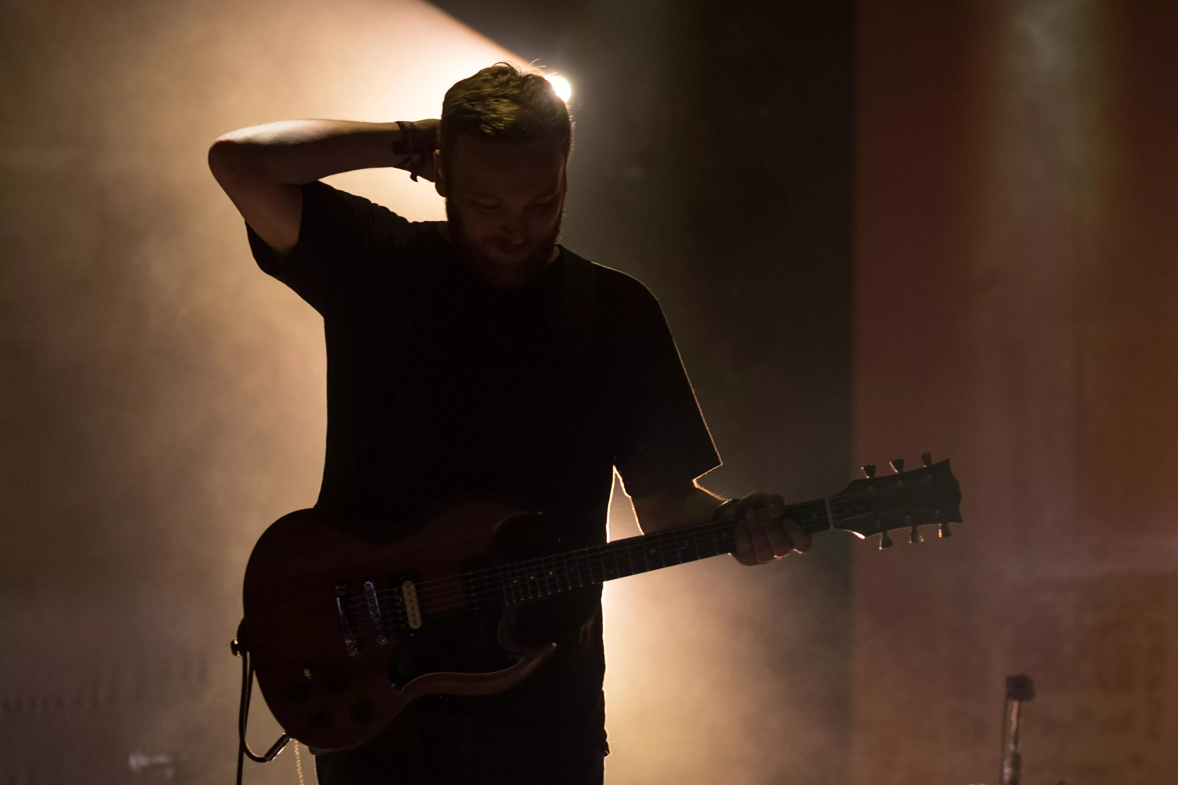 Modent, drømmende, larmende og latent.