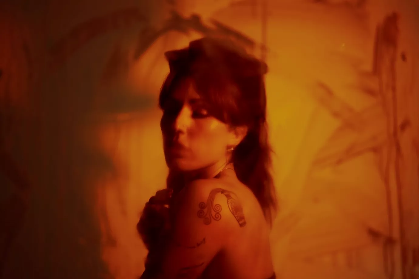 Dansk alt-pop-debut er forvirrende – men også lidt fed