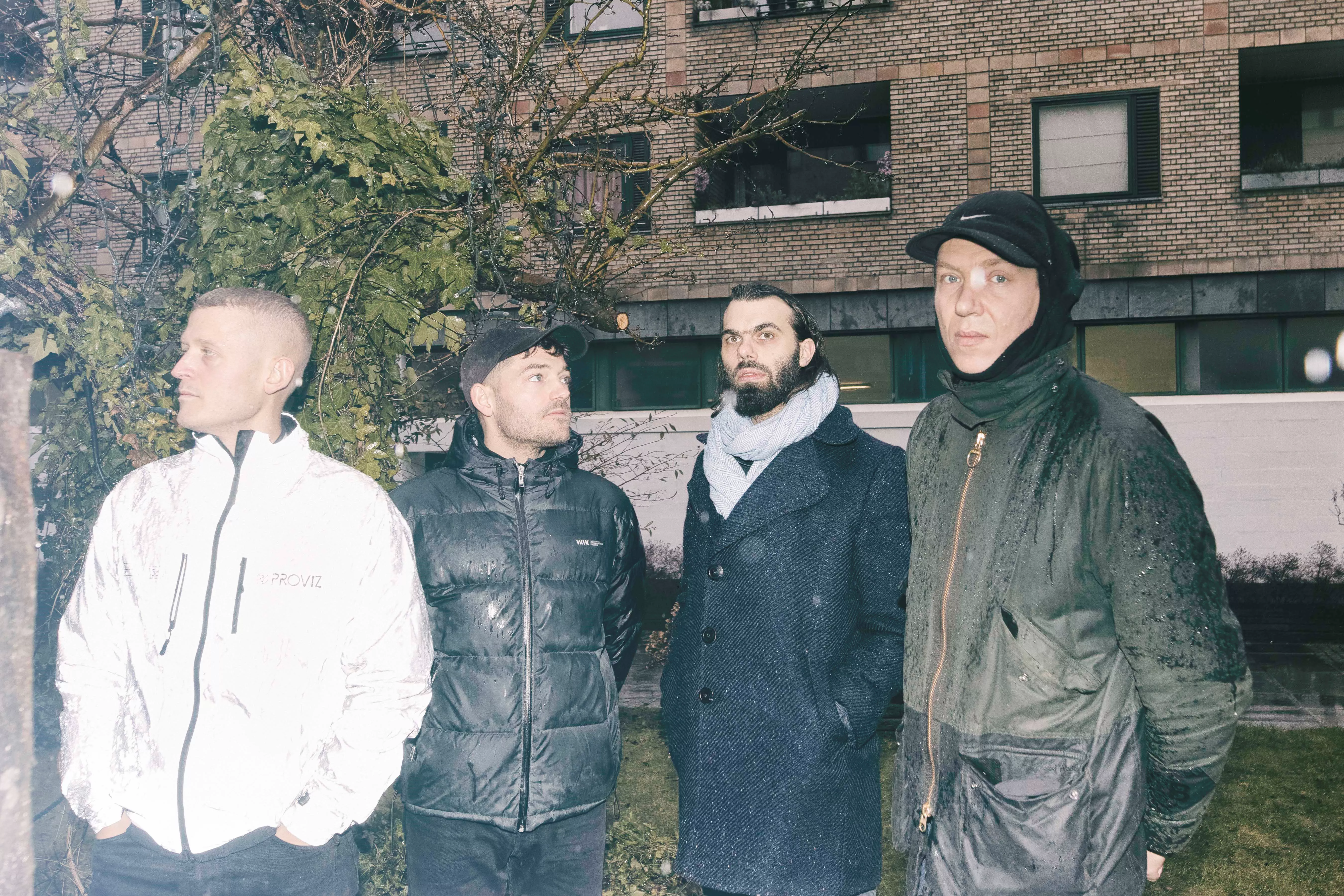 ANMELDELSE: Reflekterende og blævrende