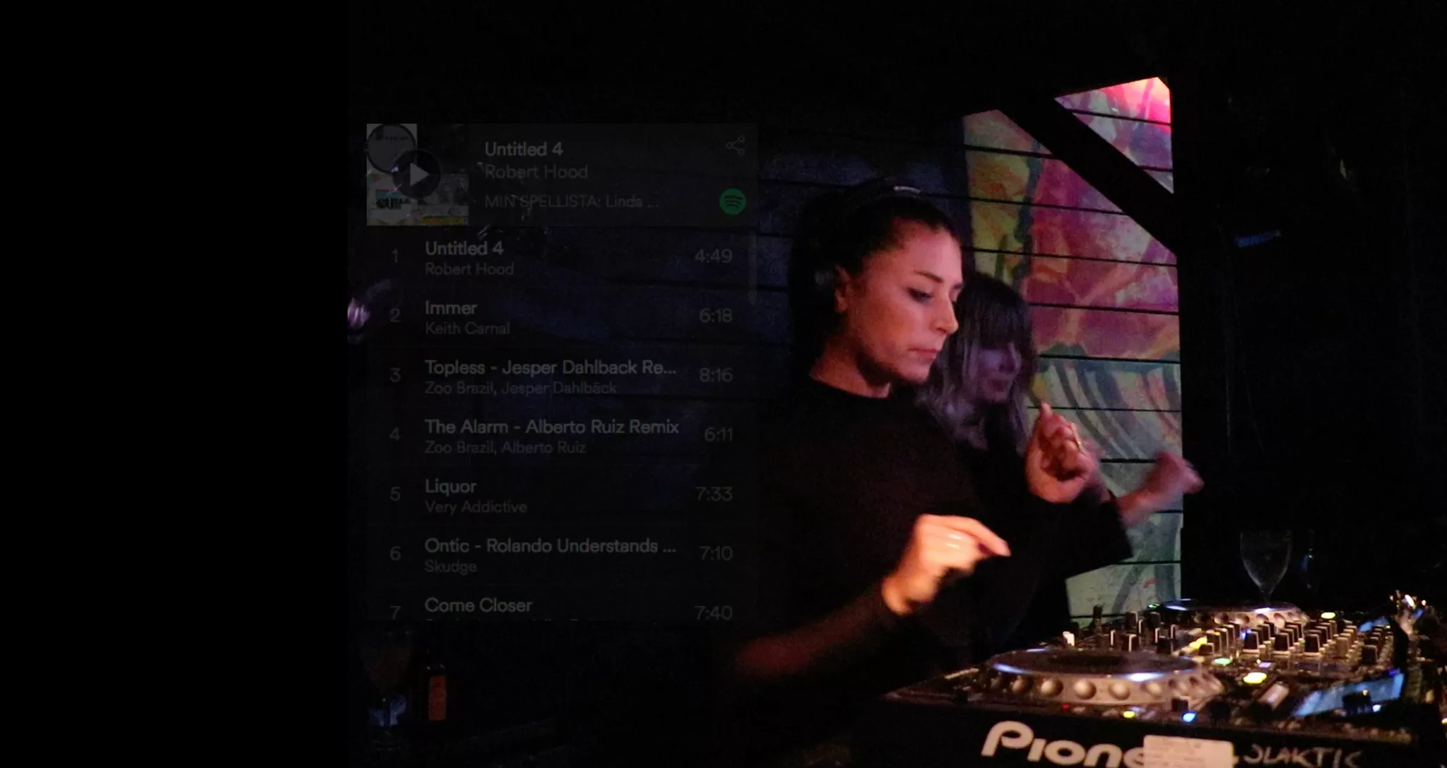 MIN SPELLISTA: DJ:n Linda Pistol ger tung bas och elektriska beats