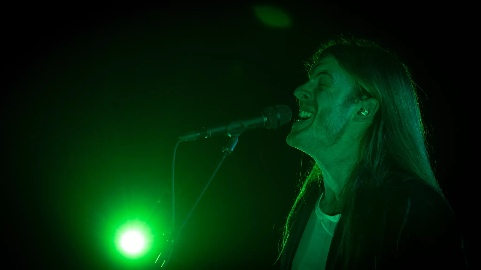 Headbanging i halsbrækkende taktarter – til hjemsøgende melodier