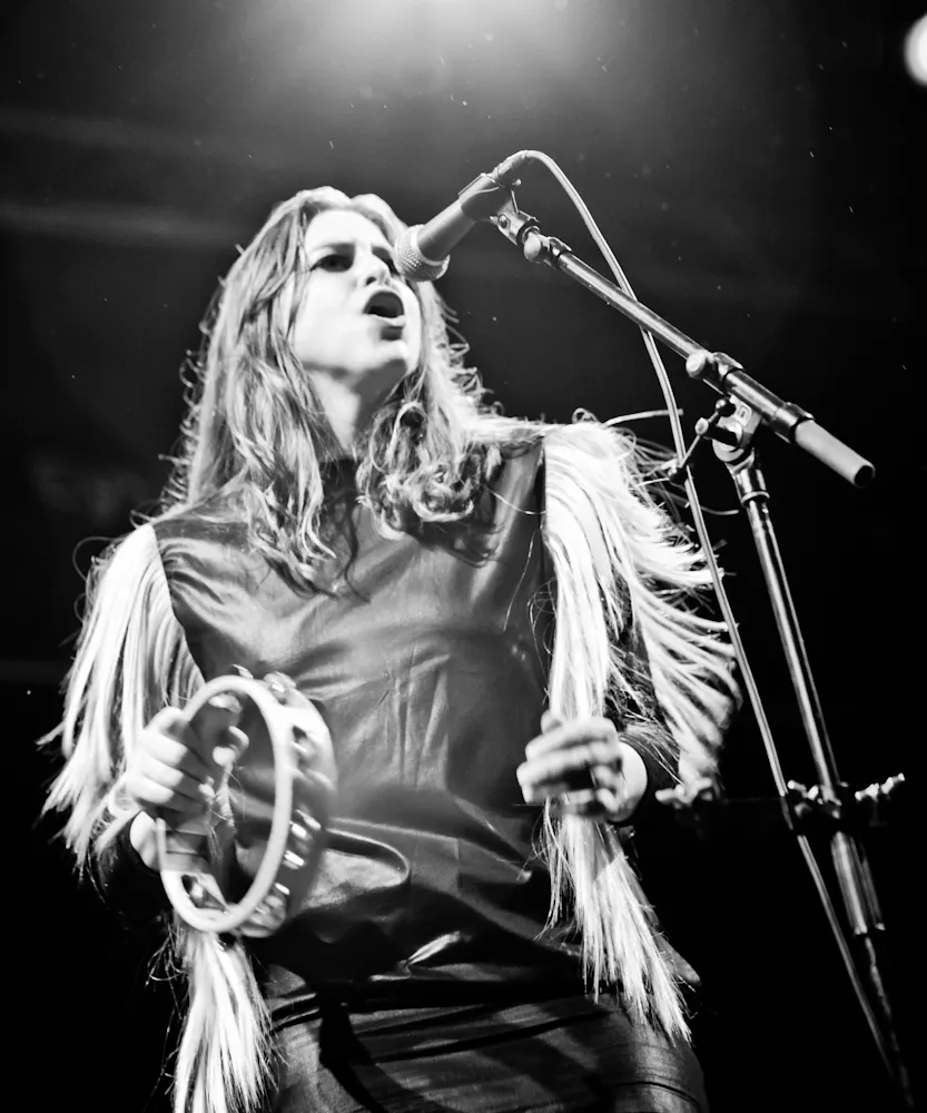 Fallulah giver gratis koncert til Røde Kors-indsamling