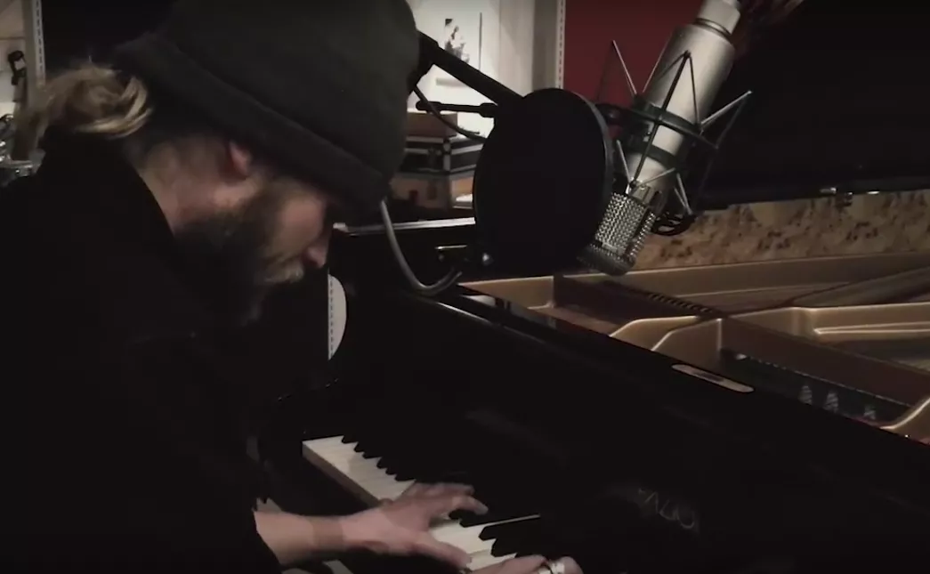 LUCKA 3: Maybe Canada delar ut en stark studiosession