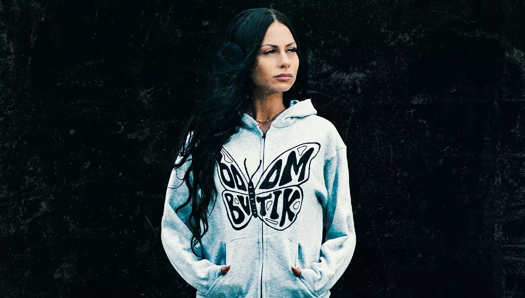 INGEN BULLSHIT: Tessa tager på sin første headliner-turné