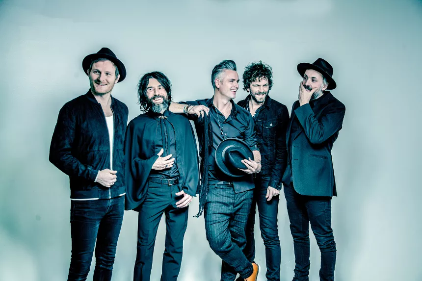 Janove gæster Danmark som solist: – Kaizers Orchestra er enten "all-in" eller ingenting