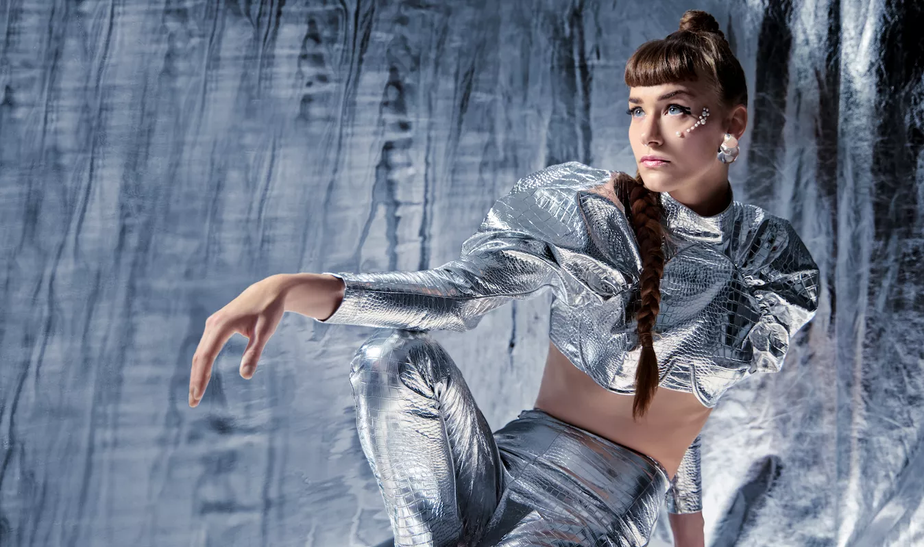 HØR: Josefine Opsahl udfordrer musikkulturen på ny single og kommende album