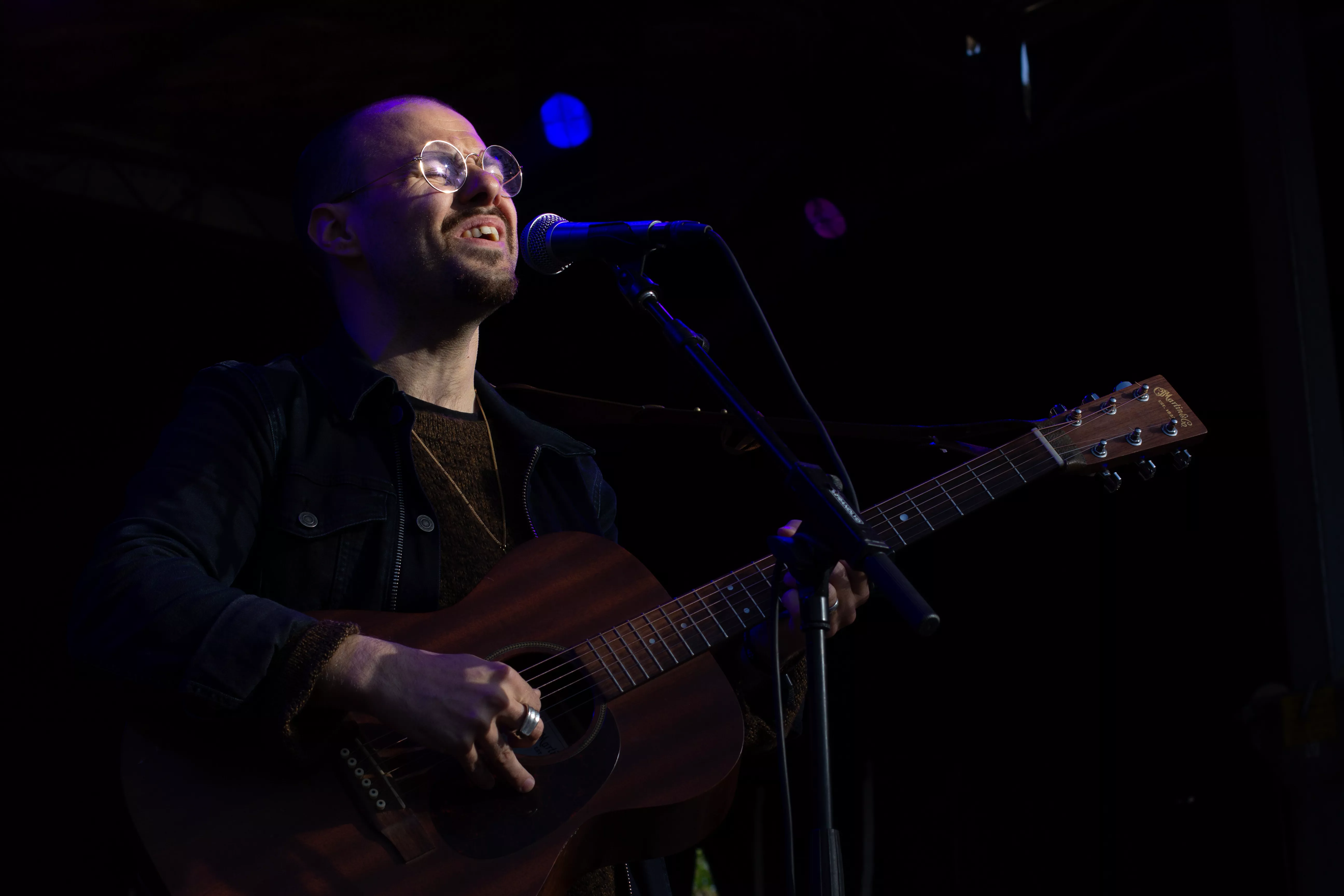 ANMELDELSE: Tænksom oase midt i Spot-virvaret