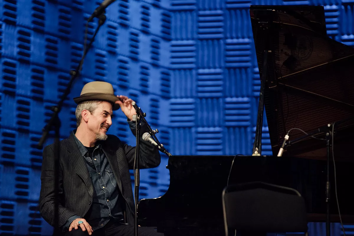 Josh T. Pearson og Howe Gelb & A Band Of Gypsies: VoxHall, Aarhus