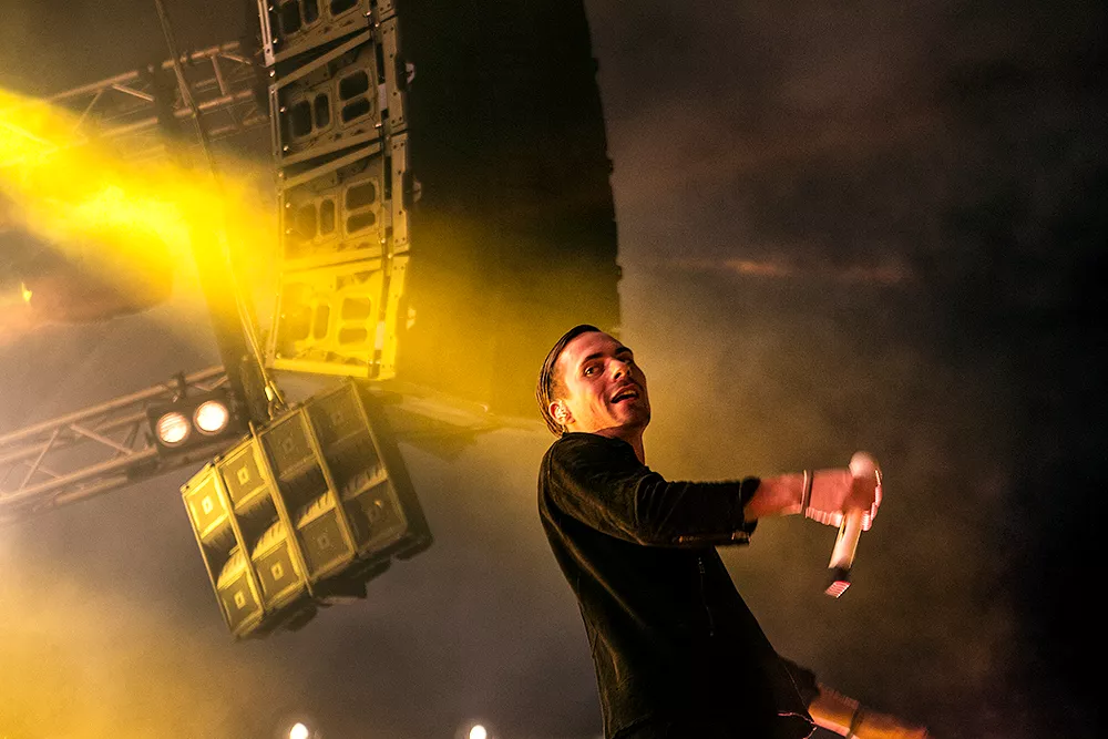 Oskar Linnros ger pampig konsert