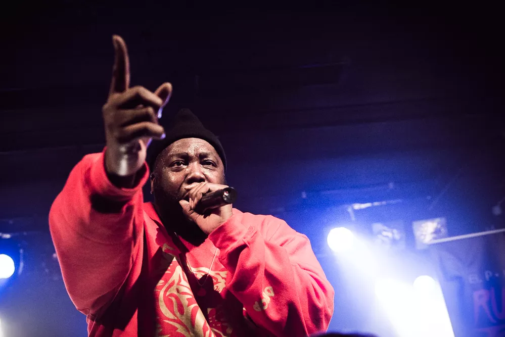 Se Run the Jewels bli attackerade på scen