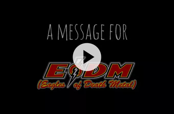 Fans sender rørende støttevideo til Eagles Of Death Metal