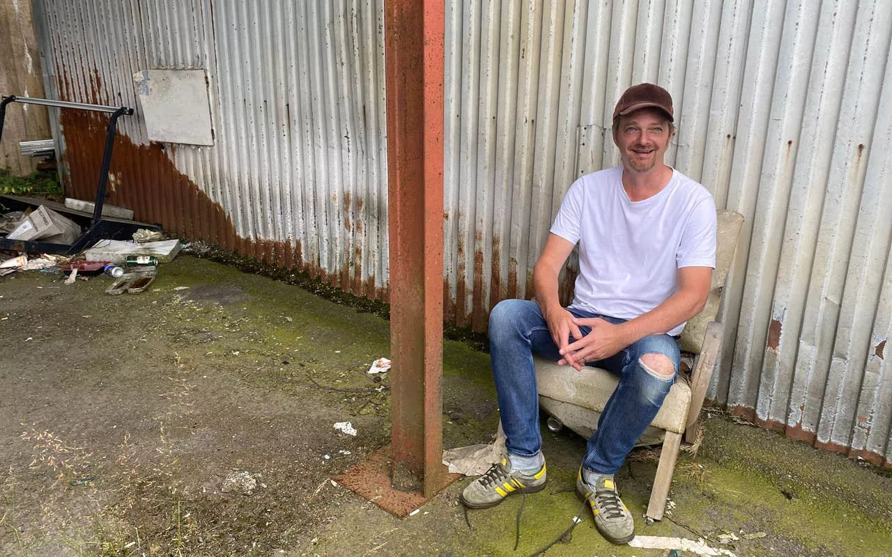 Som ett rave ur mobilhögtalare