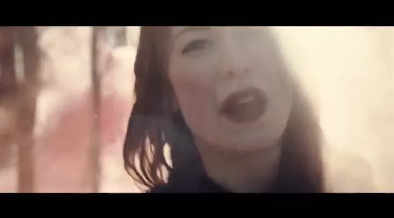VIDEOPREMIÄR: Emerentia – Wasting Water