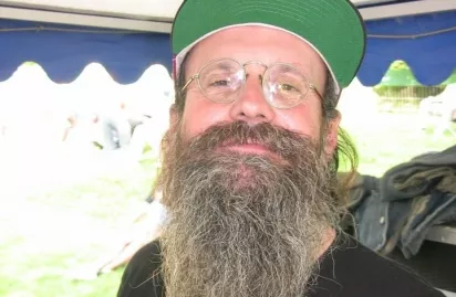 Politi: Veronica Maggios lydmand faldt af bussen