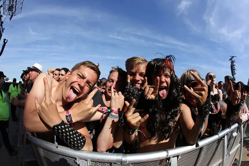 REPORTAGE: Sweden Rock Festival — varme aftener med metalguder
