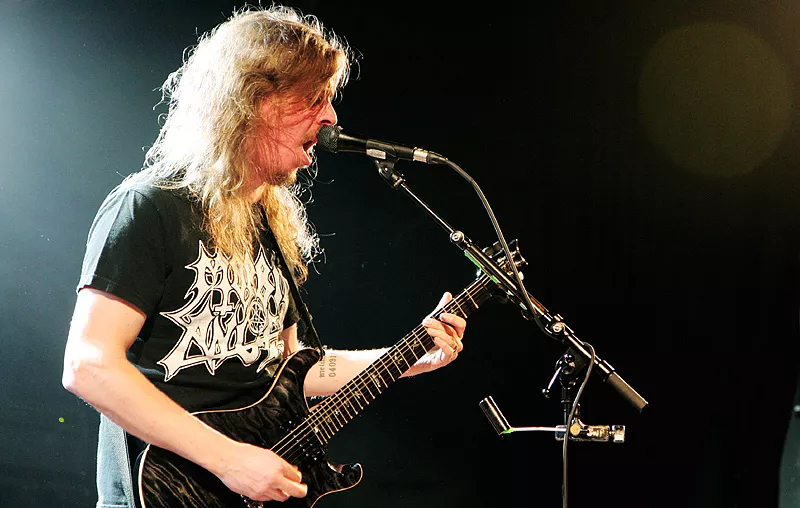 Svensk metaljätte gör tia