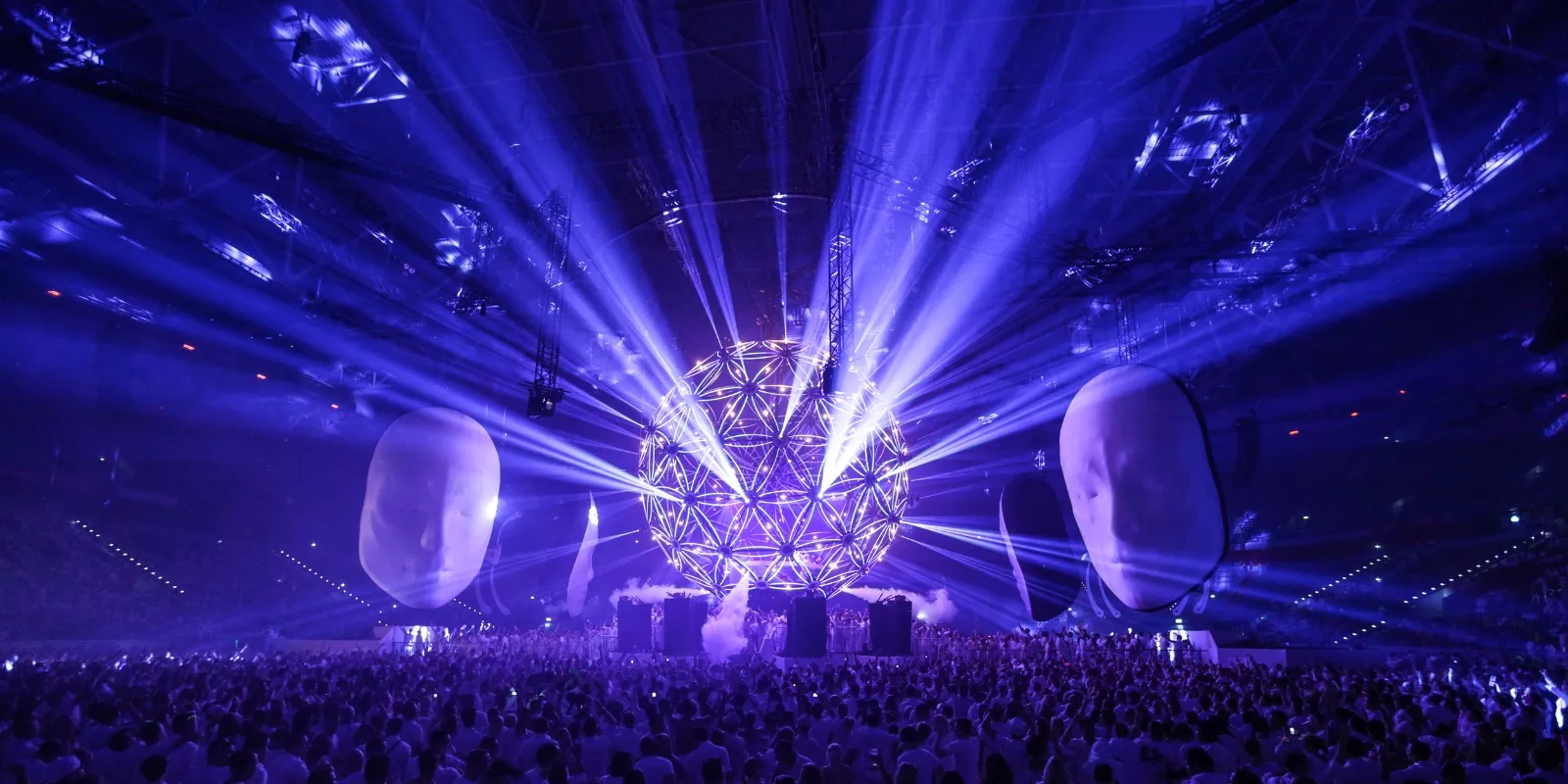 Sensation – 50 Shades Of White