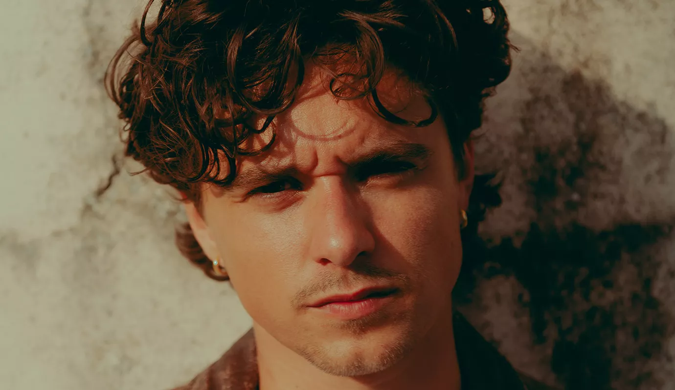 Glem alt du troede, du vidste om Bradley Simpson – han er meget mere