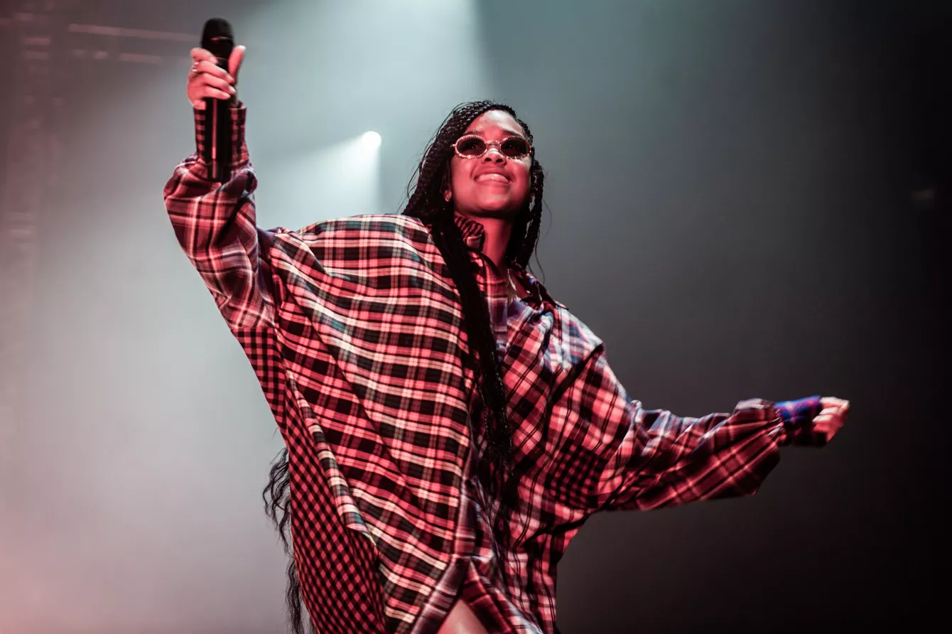 Hjulene rullede særdeles velsmurt på H.E.R.s indtog på Roskilde