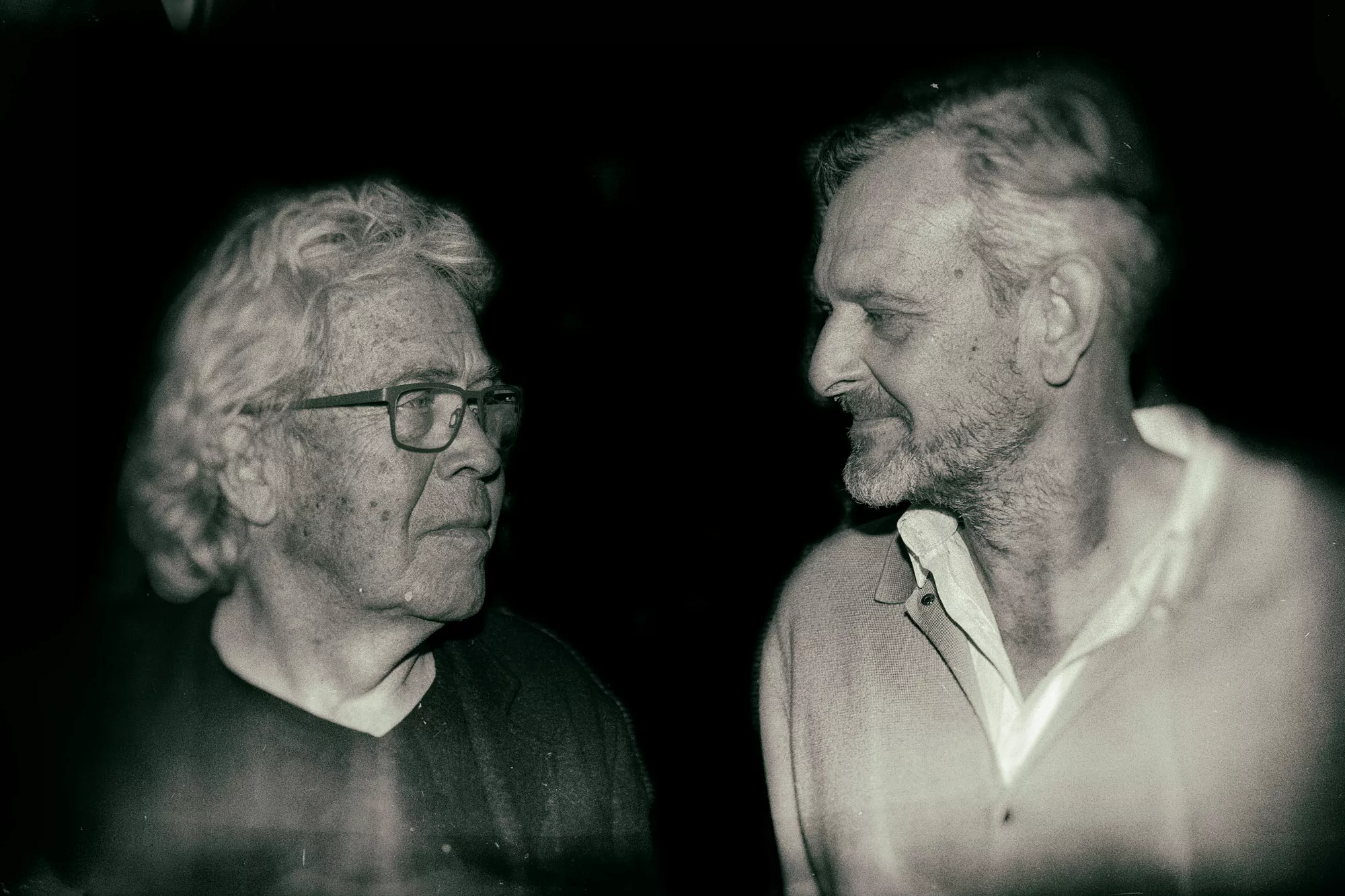 Vi Sidder Bare Her: Det skal fortælles, som man føler det