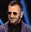 Ringo Starr spiller med musklerne