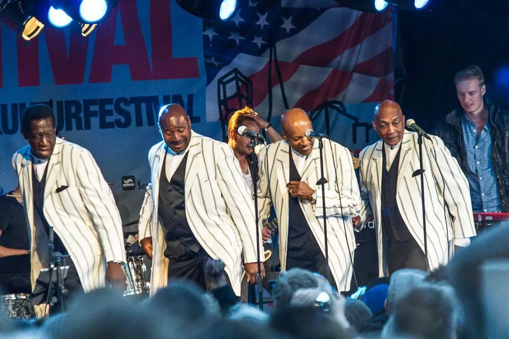 Glenn Lenoard's Temptations Revue : Store Torv, Aarhus