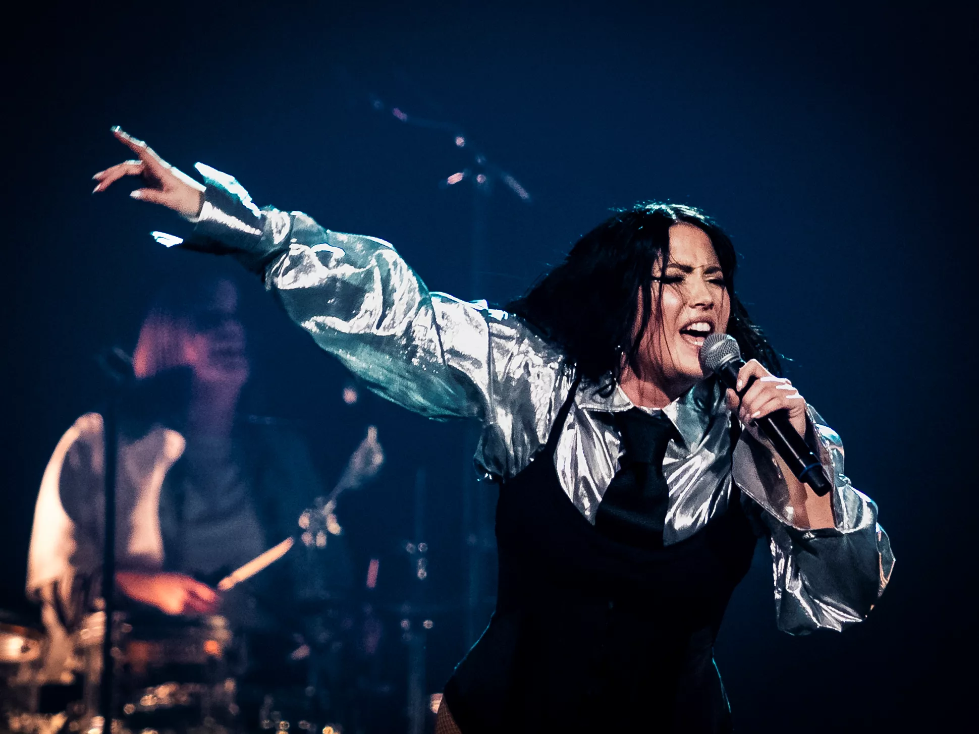 Molly Sandén gör officiella EM-låten 2022 – "en riktig håll käften-låt”