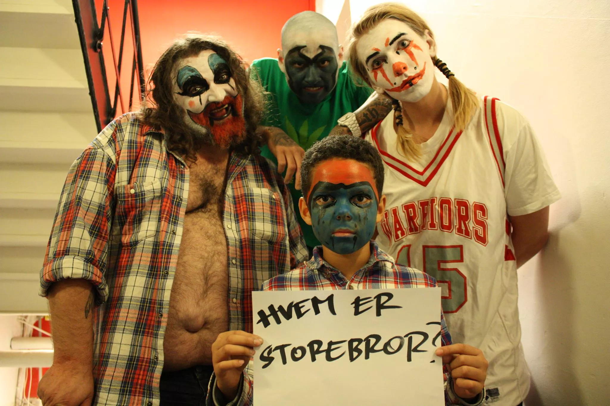 Hank von Helvete begir seg ut på hiphop