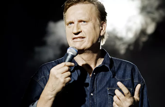 Henrik Strube takker af som redaktør