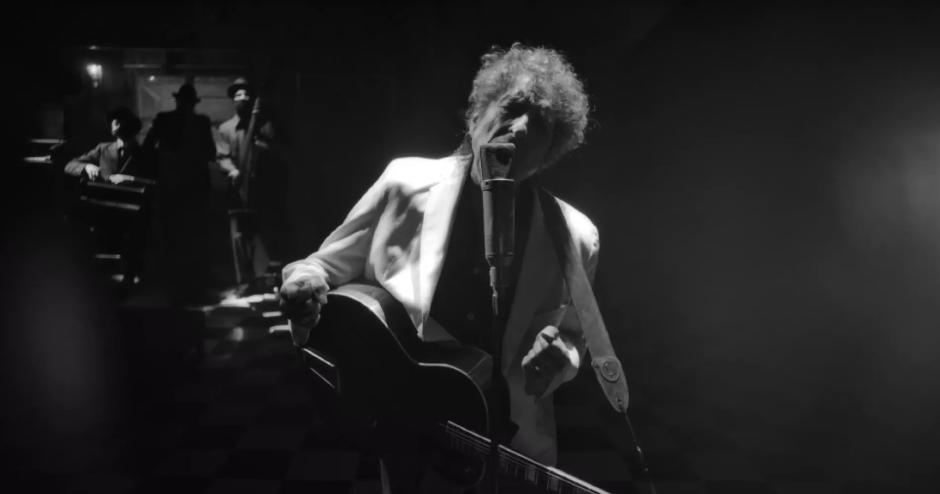 Geniet brænder igennem på inspirerede gendigtninger af gamle sange