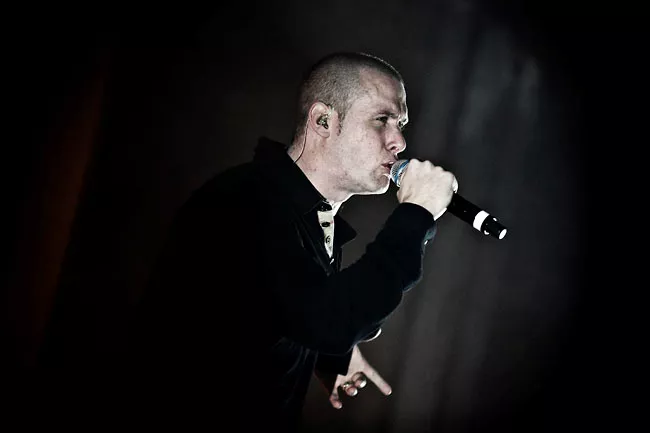 Køb L.O.C. med mobilen