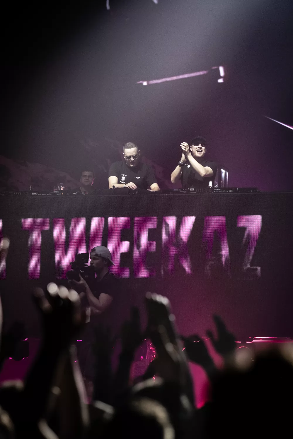 Norske promilledrenge leverer max cheesiness på eufori-barometeret