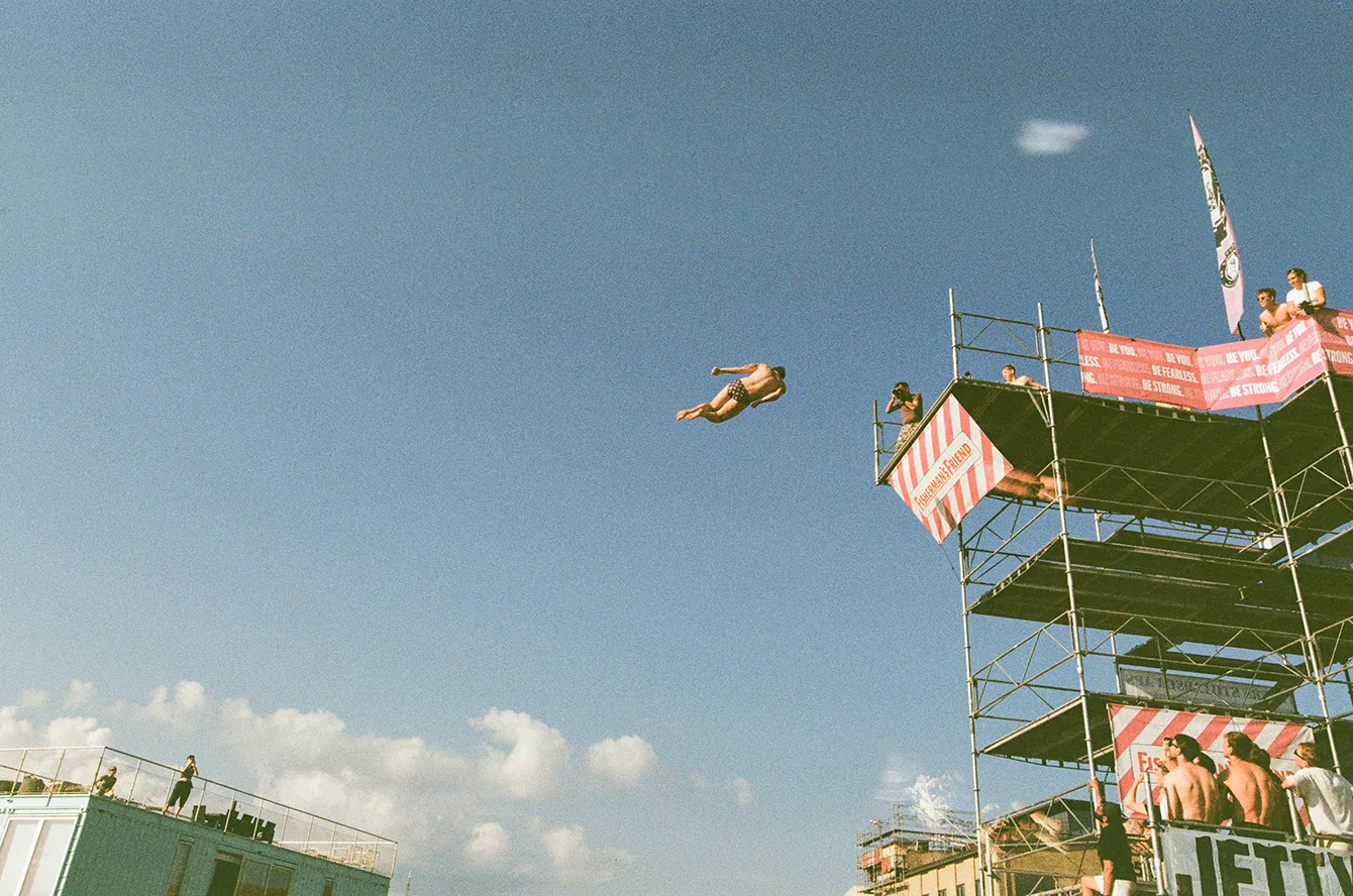 Emanuel S. Adam, Jairo Alvarez, Laura Negro, Patryk Kuziemski, Raphaël Molina, Simon Lorey Kjærsgaard og Sofia Jimenez / Cphdistortion.dk