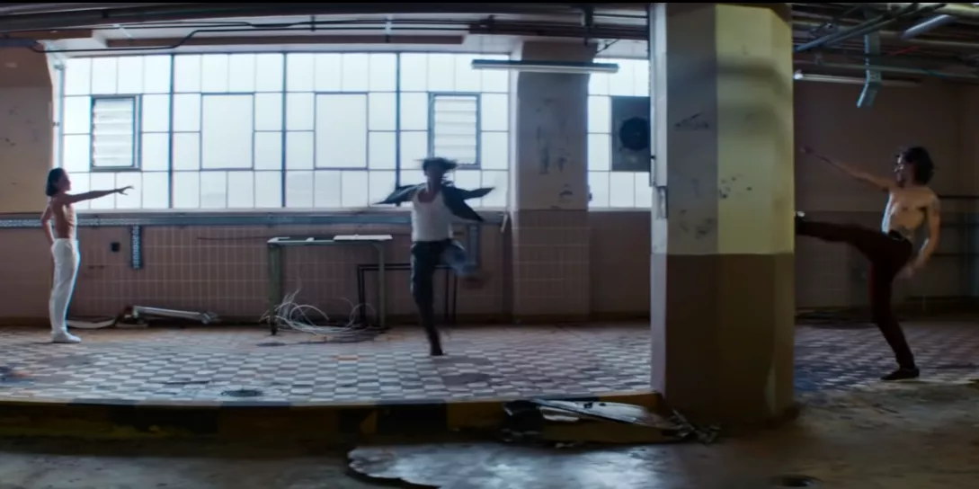 VIDEO: Hozier inviterer kendt balletdanser indenfor i ny video