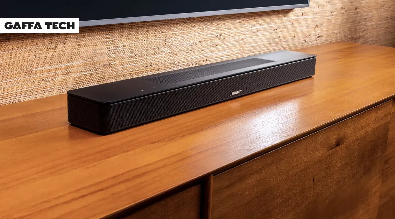 Ny AI-soundbar fra Bose bruker headset for surroundlyd