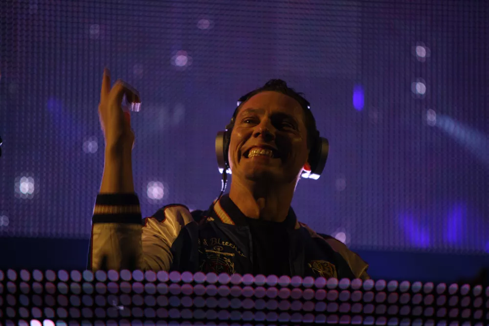 Tiësto slår sig selv ud – og aflyser show