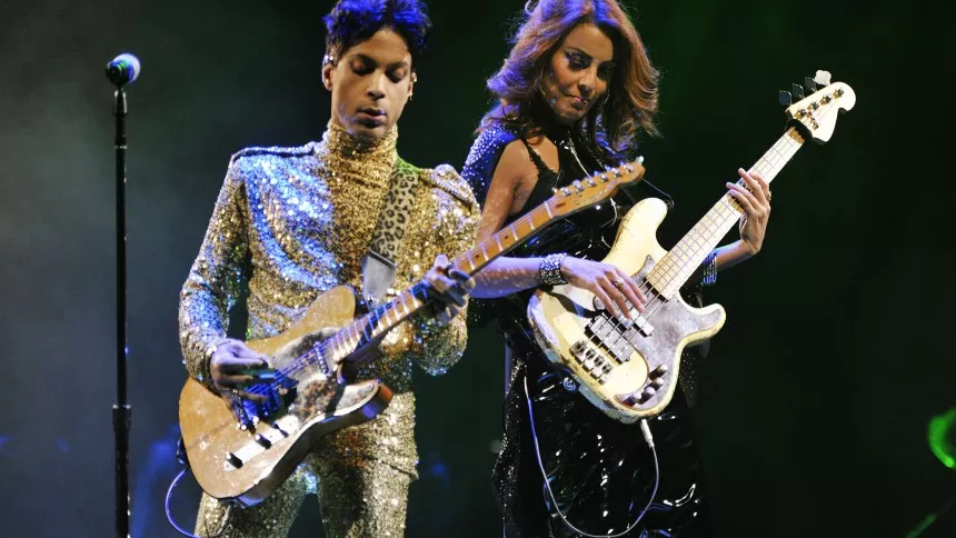 Les Prince' danske bassist sine rørende minneord til legenden