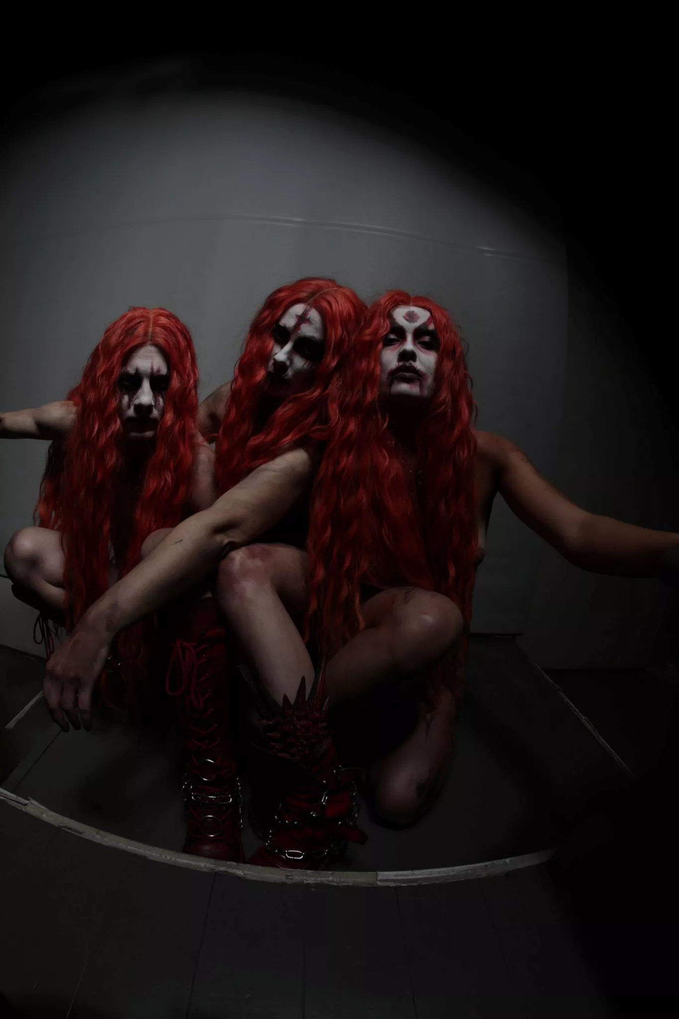 WITCH CLUB SATAN MED DEBUTALBUM OG TURNÉ