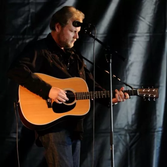 MØRKET ER DER STADIG: Se video og hør ny sang fra CS Nielsens kommende album