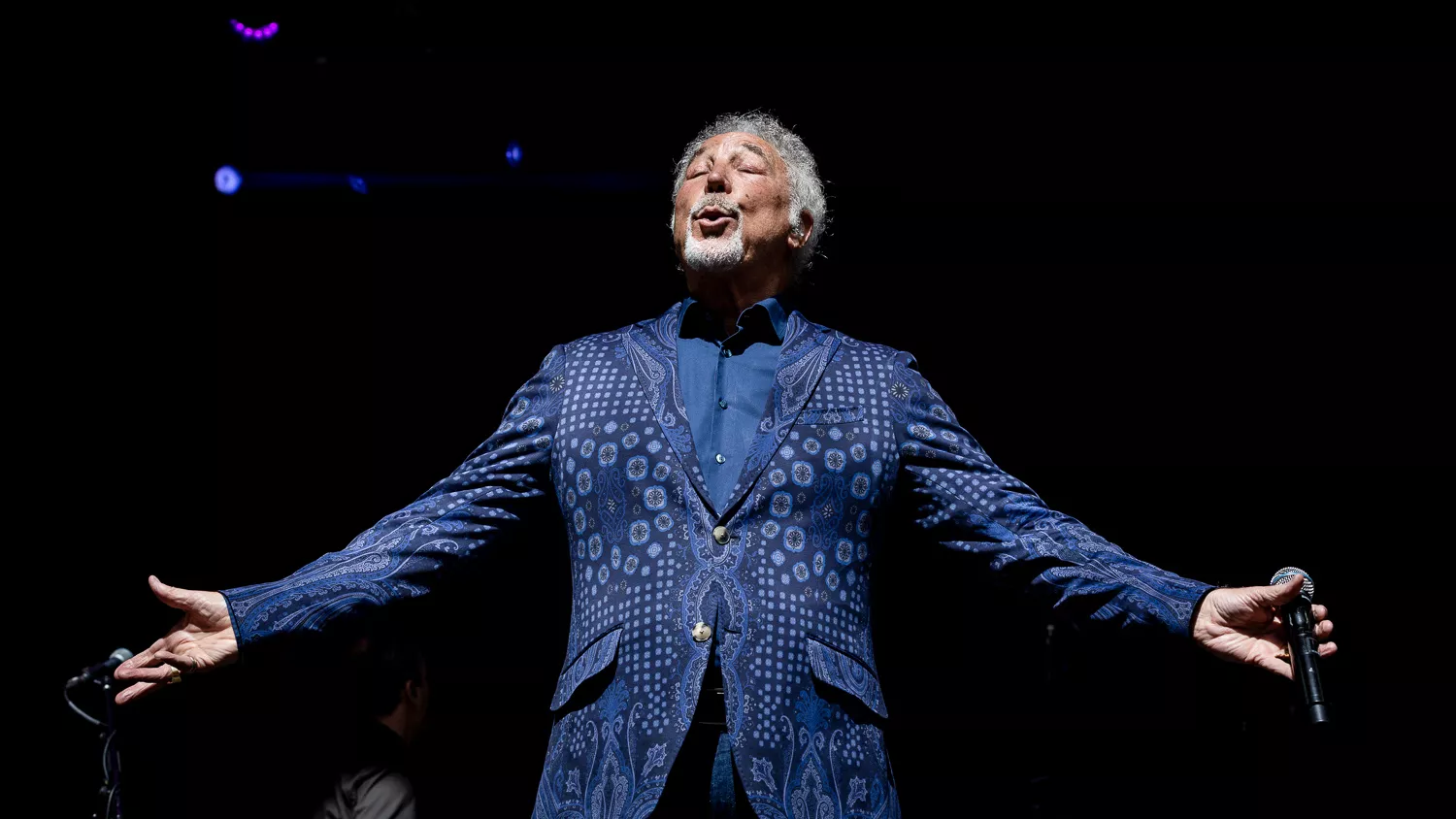 Tom Jones giver dansk koncert