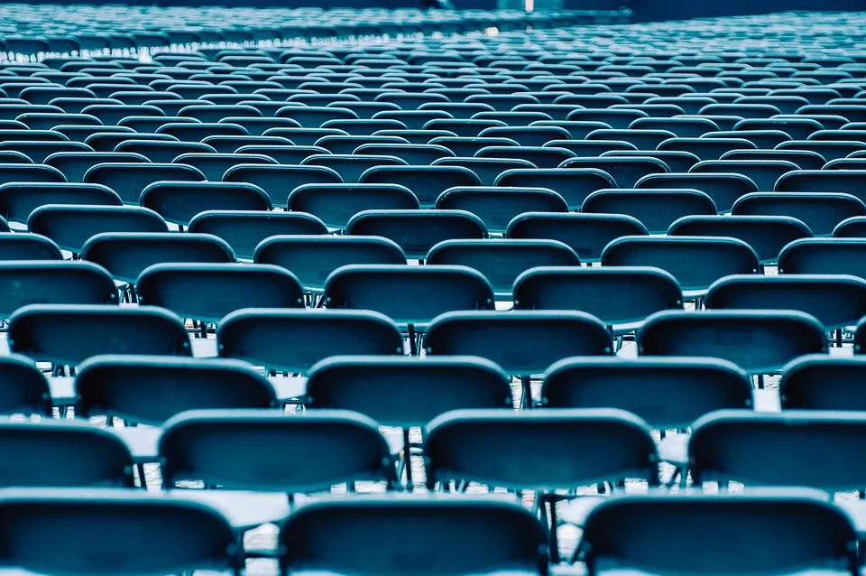 Moodagent skifter strategi – for få kunder i butikken