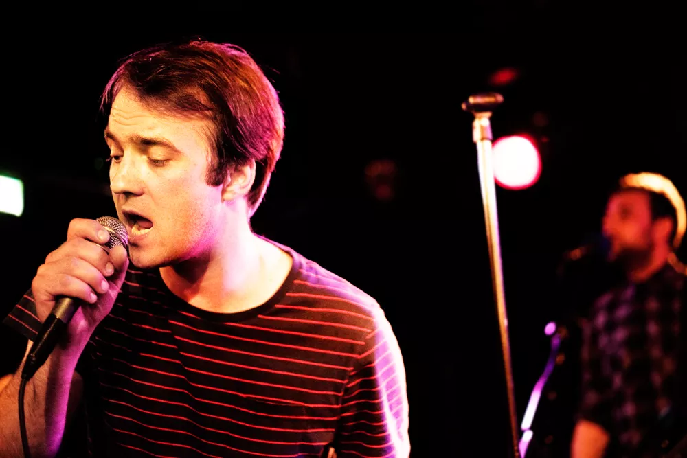 Sterling på kort turné