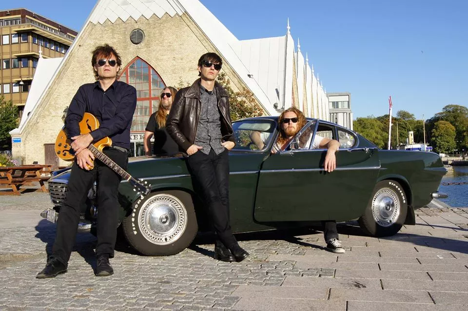 "Utgångspunkten var att skriva Ramones-liknande låtar''