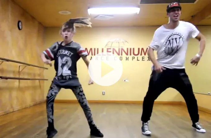 Se 11-årig danse fuldstændig ude af kontrol