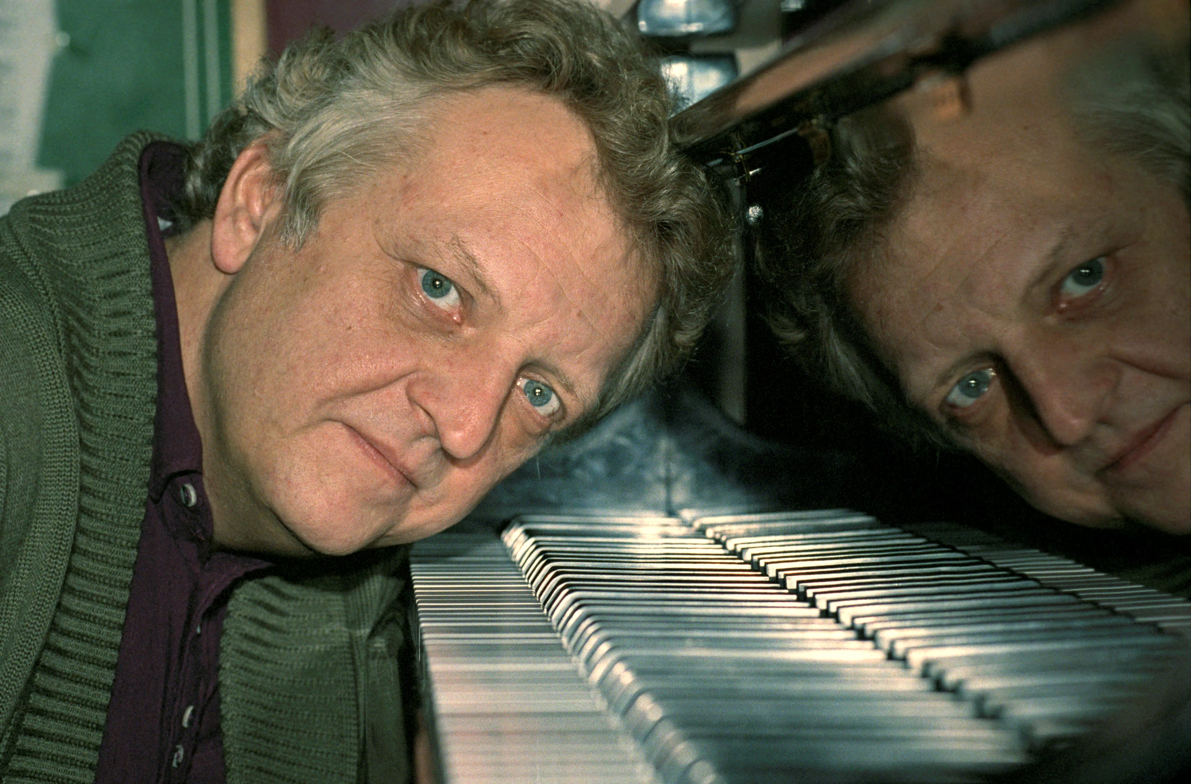 Egil Kapstad er død