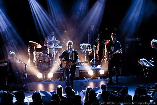 Choir Of Young Believers annoncerer minifestival