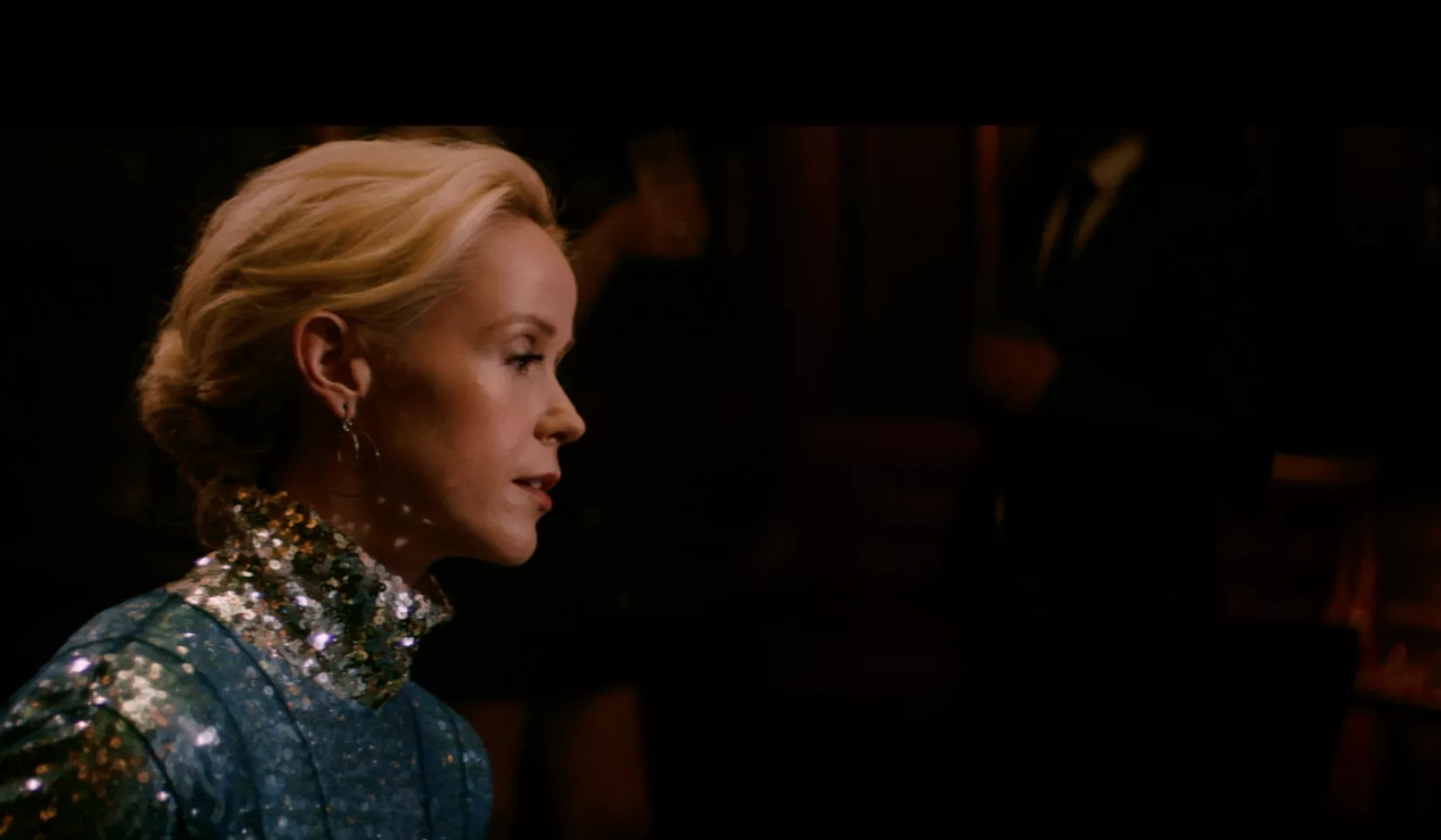 Tina Dickow ude med ny, fancy musikvideo