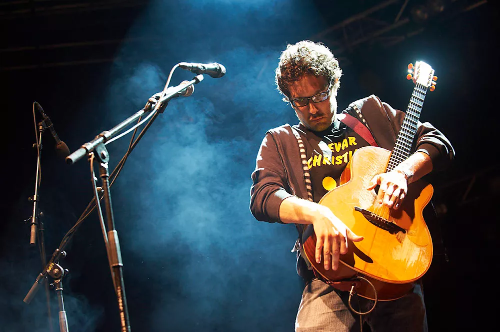 Yoav tager på dansk miniturné